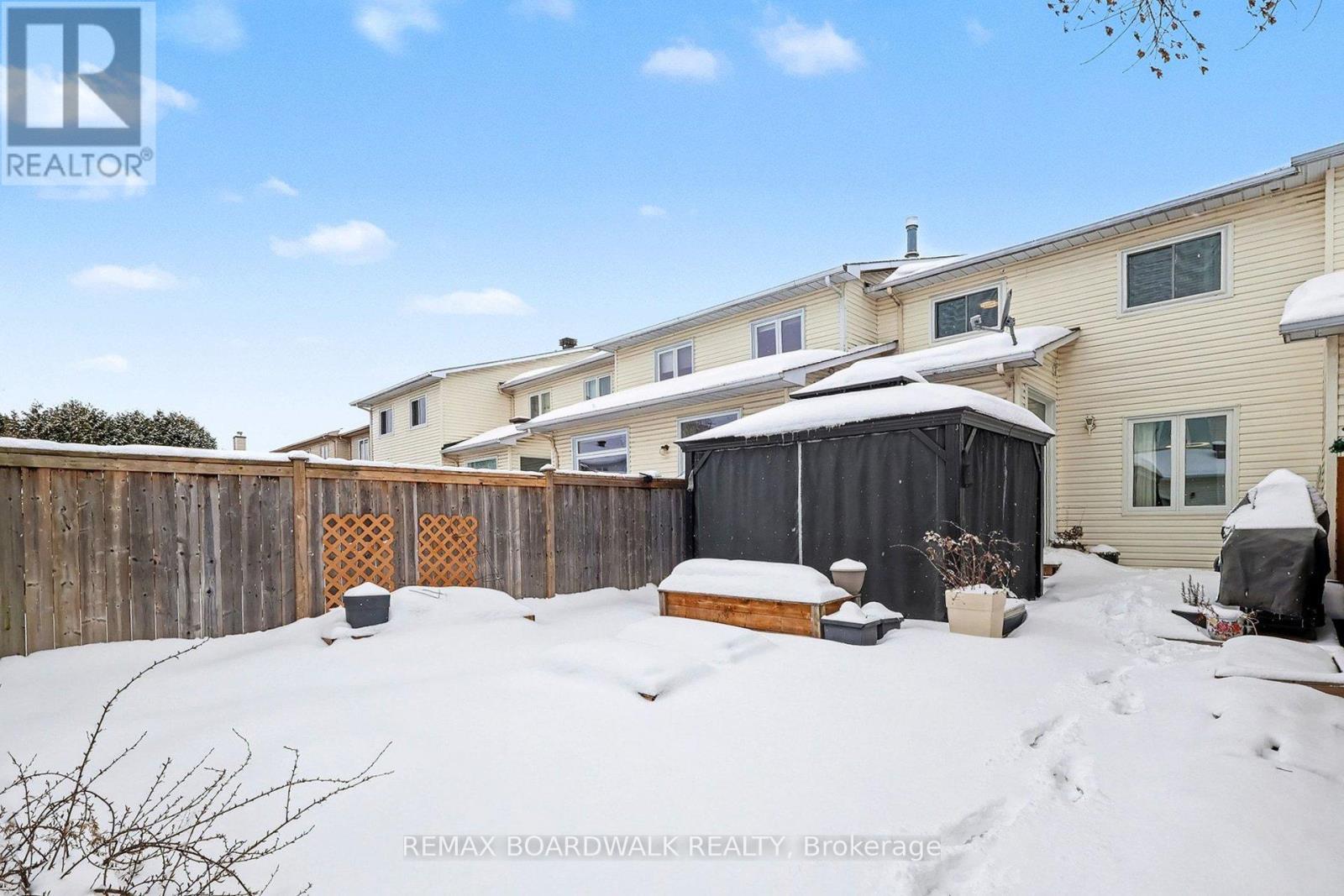 1827 Hialeah Drive, Ottawa, ON - Outdoor With Exterior