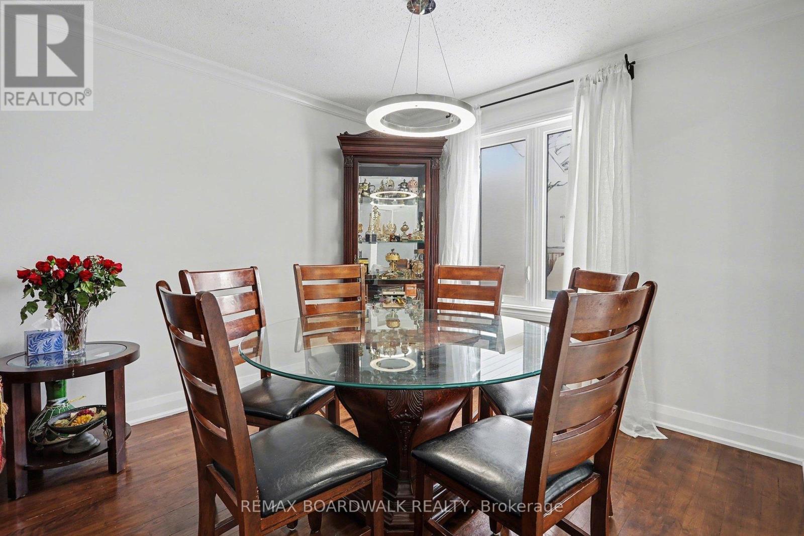 1827 Hialeah Drive, Ottawa, ON - Indoor Photo Showing Dining Room