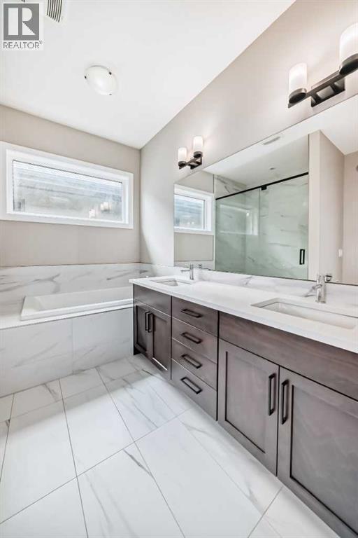 41 Shawnee Green Sw, Calgary, AB - Indoor Photo Showing Bathroom