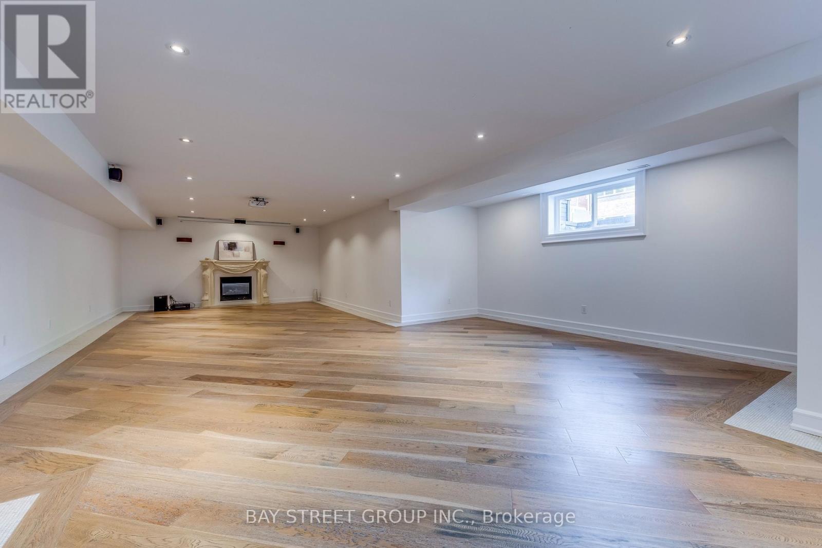 132 Crestwood Road, Vaughan, ON - Indoor