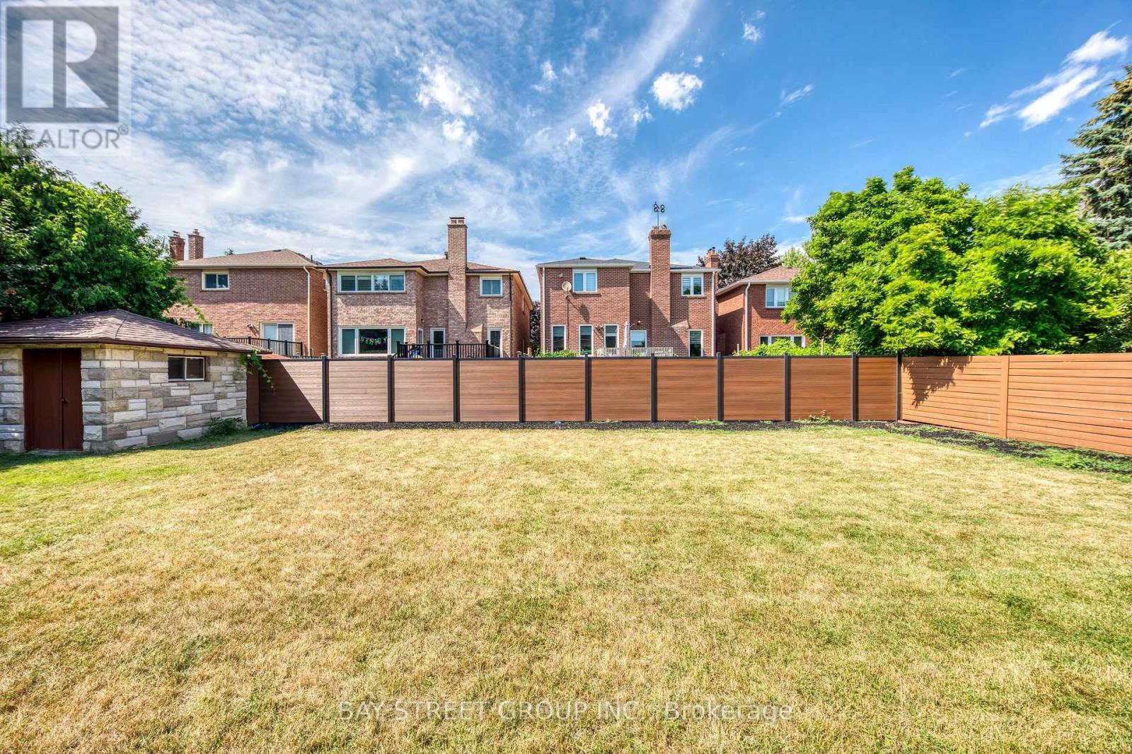 132 Crestwood Road, Vaughan, ON - Outdoor