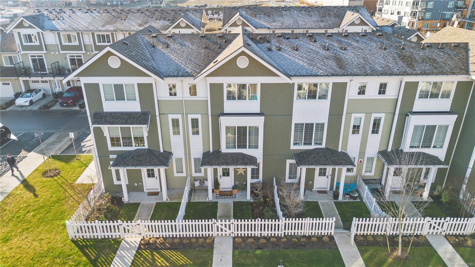 110-3501 Dunlin St, Colwood, BC