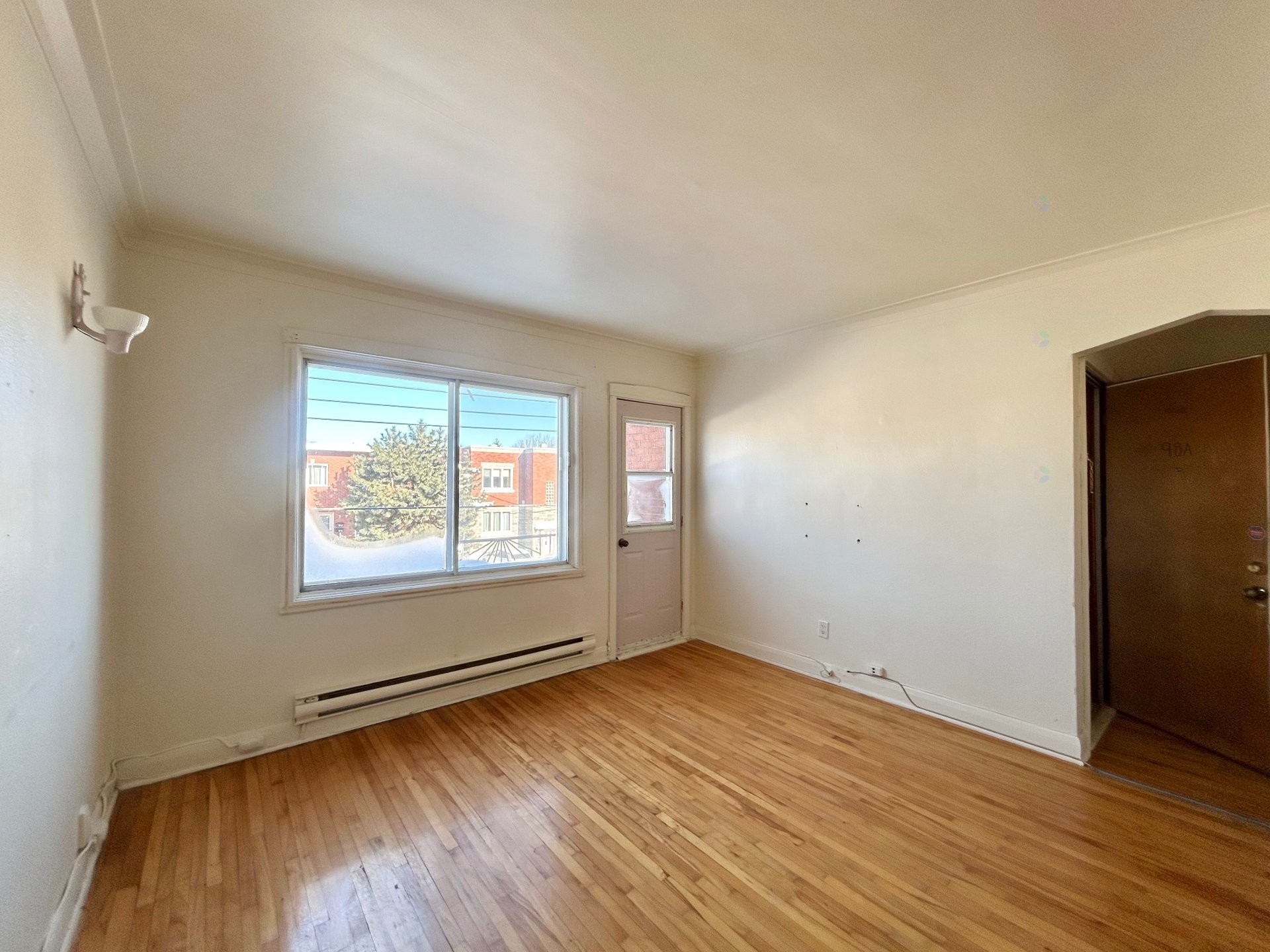 Living Room - 98A 9E Avenue, Montréal (Lasalle), QC - Indoor Photo Showing Other Room