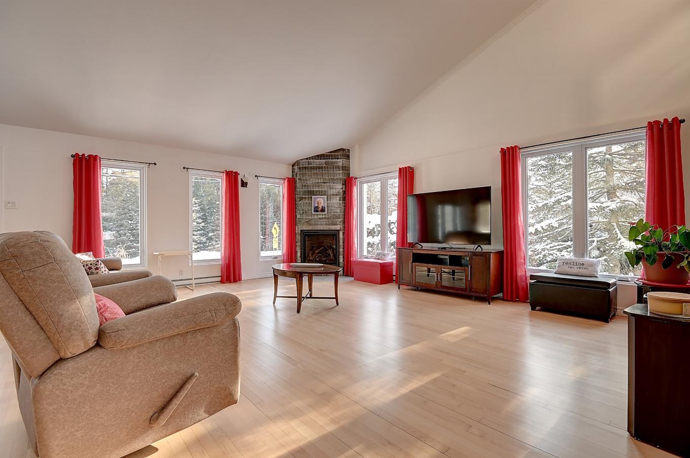 Salon - 1275 - 1283 Route 343, Sainte-Marcelline-De-Kildare, QC - Indoor Photo Showing Living Room