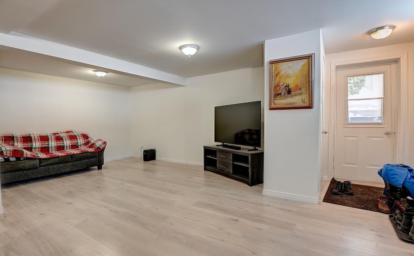 Salon - 1275 - 1283 Route 343, Sainte-Marcelline-De-Kildare, QC - Indoor