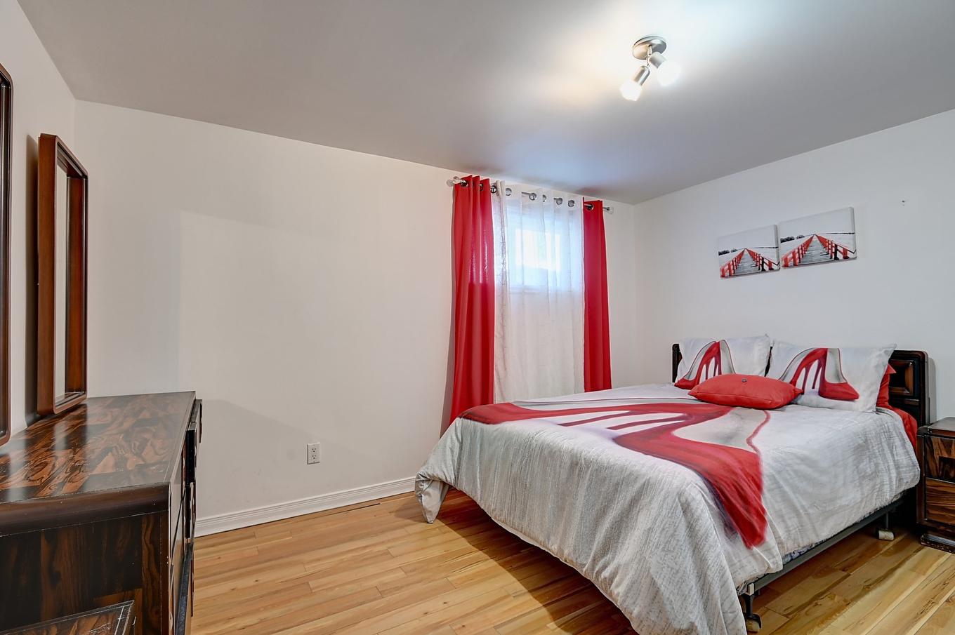 Chambre à coucher principale - 1275 - 1283 Route 343, Sainte-Marcelline-De-Kildare, QC - Indoor Photo Showing Bedroom