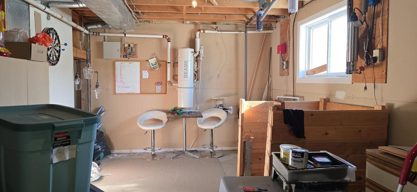 663 Barrie Dr, Oliver Paipoonge, ON - Indoor Photo Showing Basement