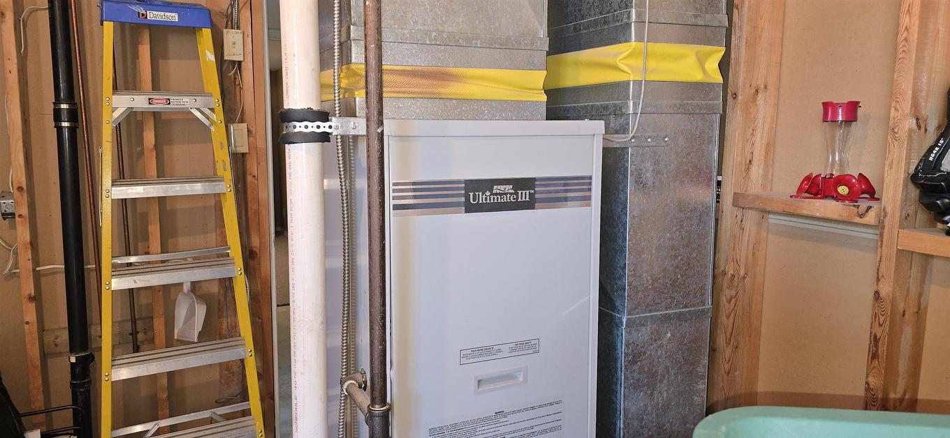 663 Barrie Dr, Oliver Paipoonge, ON - Indoor Photo Showing Other Room