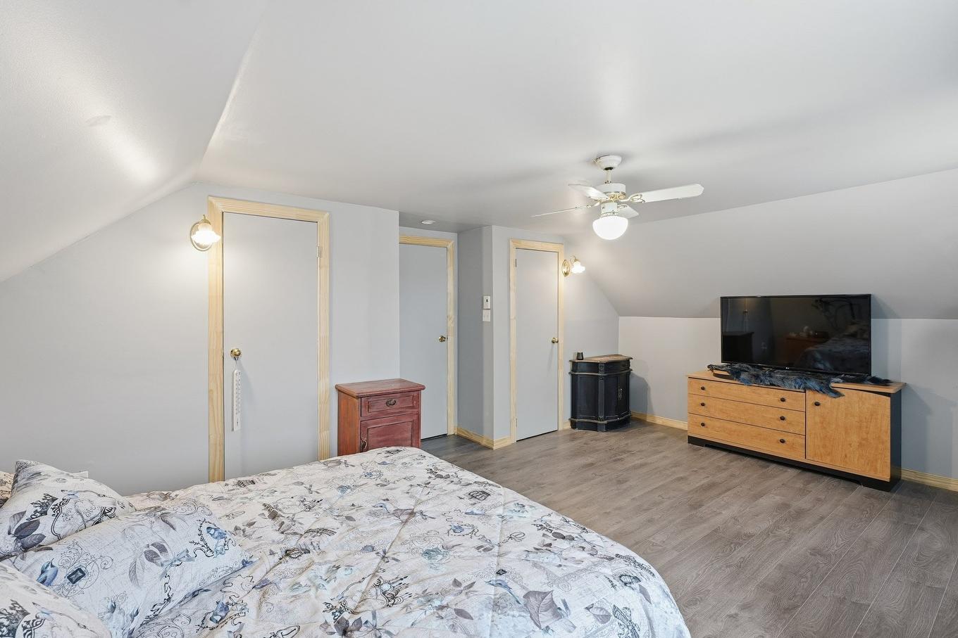 Chambre à coucher principale - 131 Rue Lefebvre, Gatineau (Buckingham), QC - Indoor Photo Showing Bedroom