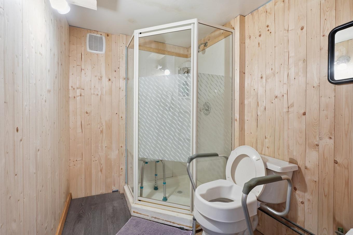 Salle de bains - 131 Rue Lefebvre, Gatineau (Buckingham), QC - Indoor Photo Showing Bathroom