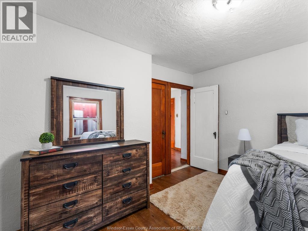 128 Victoria Avenue, Essex, ON - Indoor Photo Showing Bedroom
