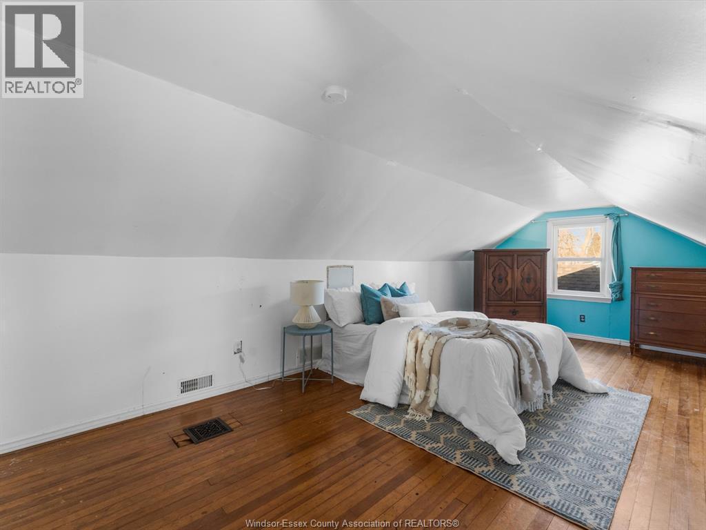 128 Victoria Avenue, Essex, ON - Indoor Photo Showing Bedroom