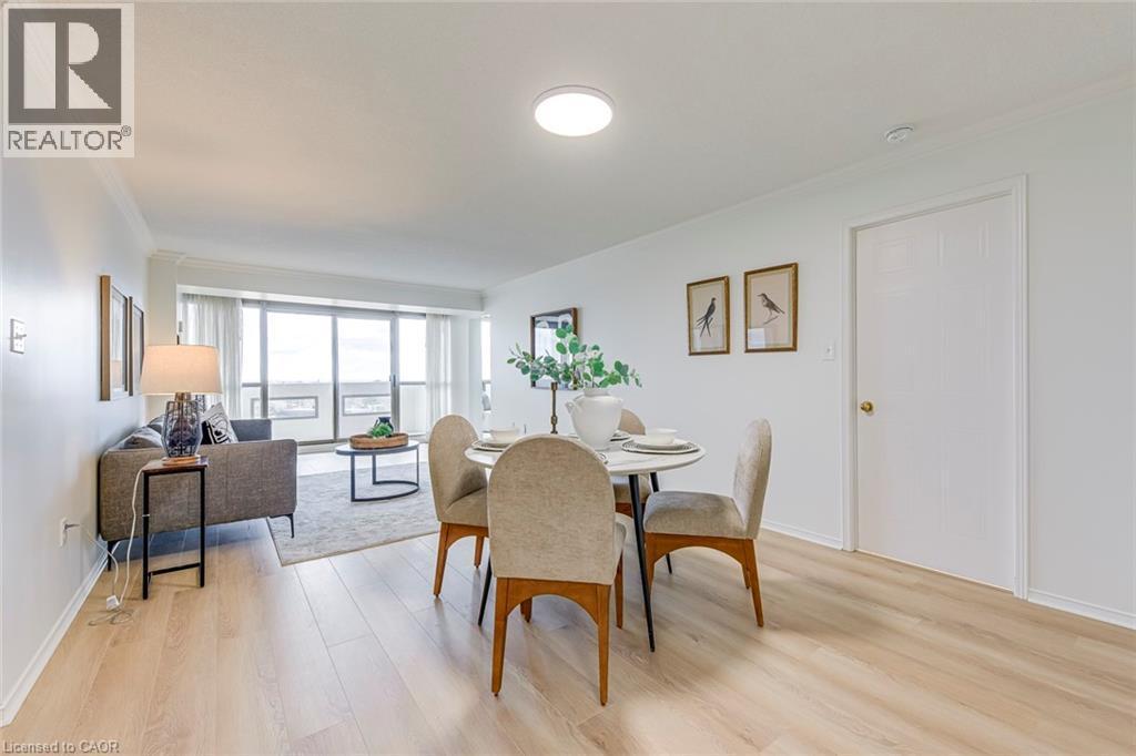 5080 Pinedale Avenue Unit# 902, Burlington, ON - Indoor Photo Showing Dining Room