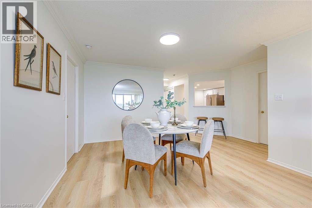 5080 Pinedale Avenue Unit# 902, Burlington, ON - Indoor Photo Showing Dining Room