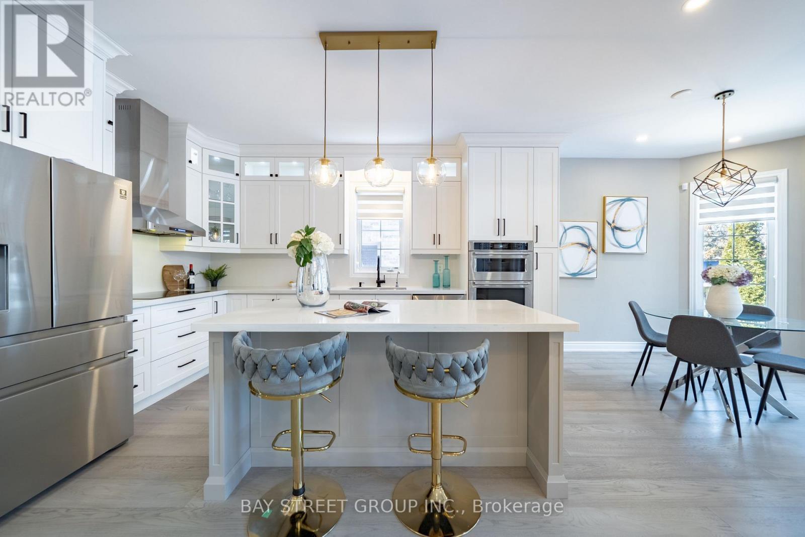 995 Nellie Little Crescent, Newmarket, ON - Indoor Photo Showing Kitchen With Upgraded Kitchen