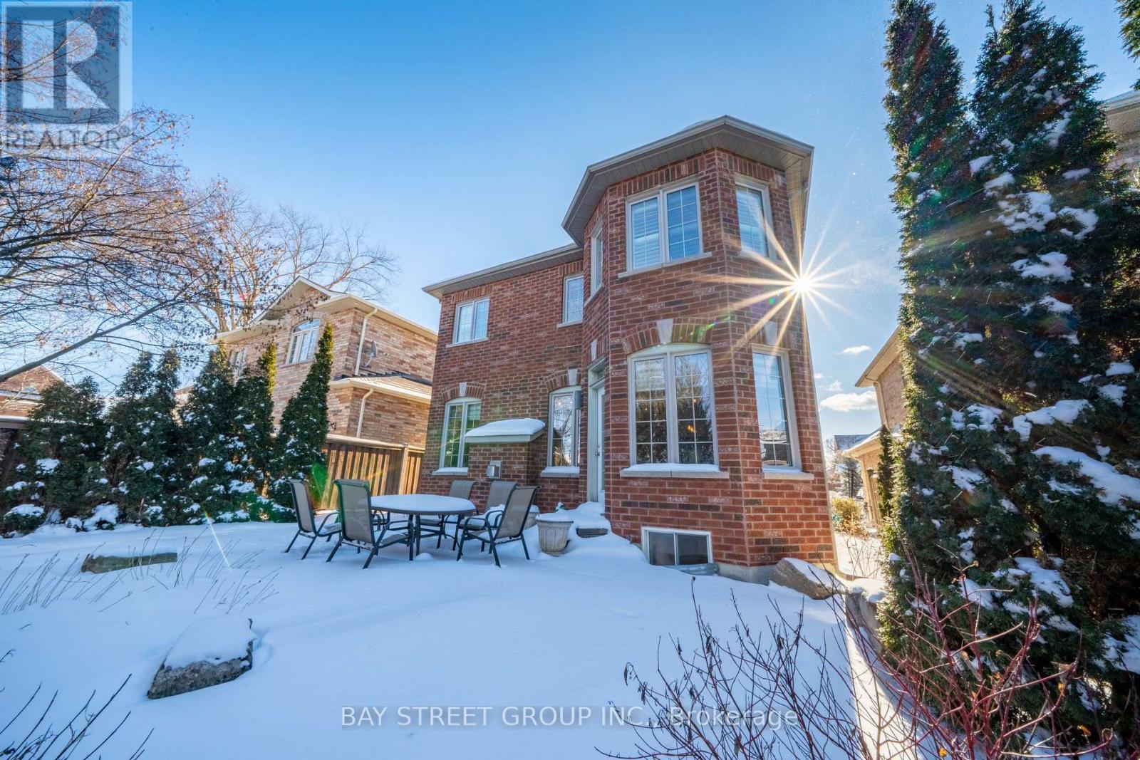 995 Nellie Little Crescent, Newmarket, ON - Outdoor