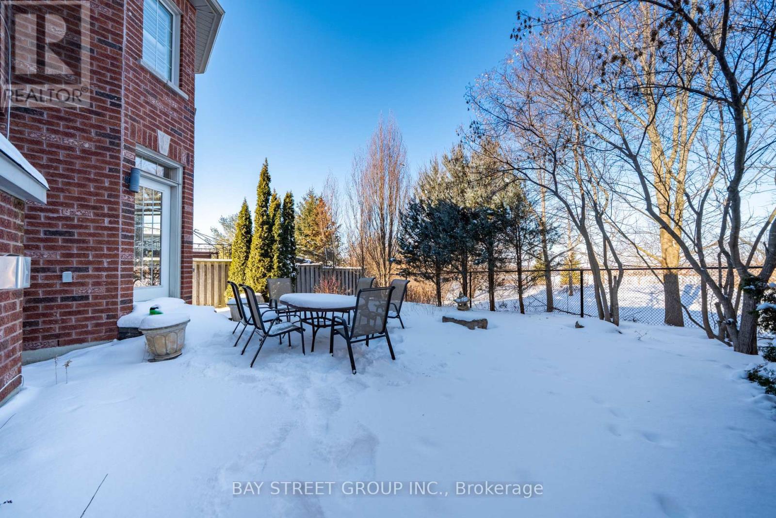 995 Nellie Little Crescent, Newmarket, ON - Outdoor