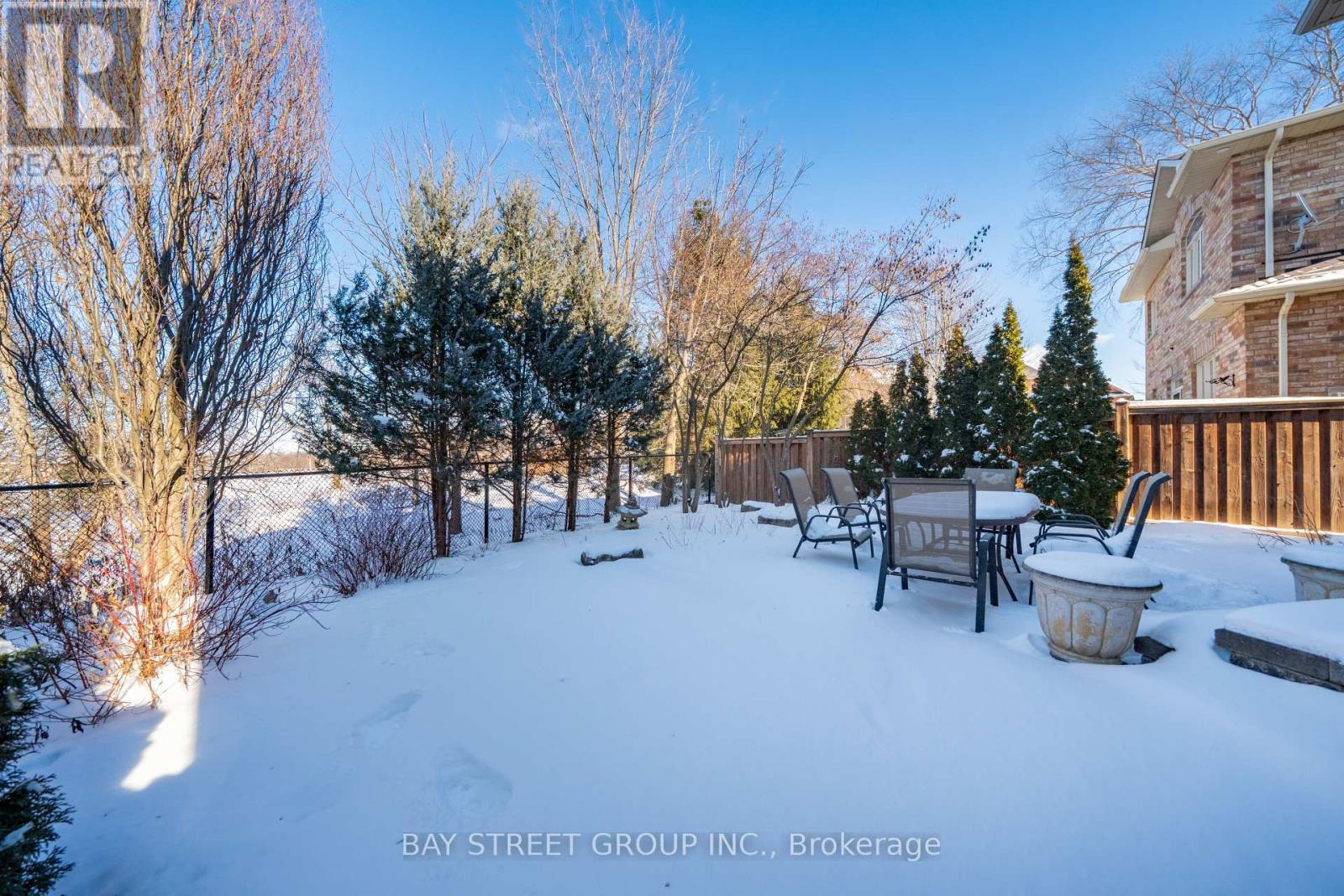 995 Nellie Little Crescent, Newmarket, ON - Outdoor