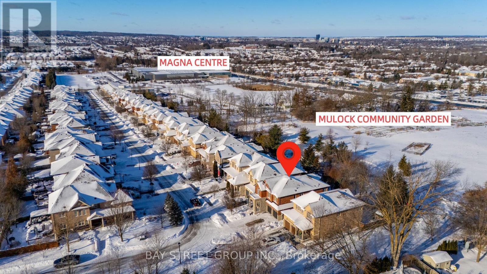 995 Nellie Little Crescent, Newmarket, ON - Outdoor With View