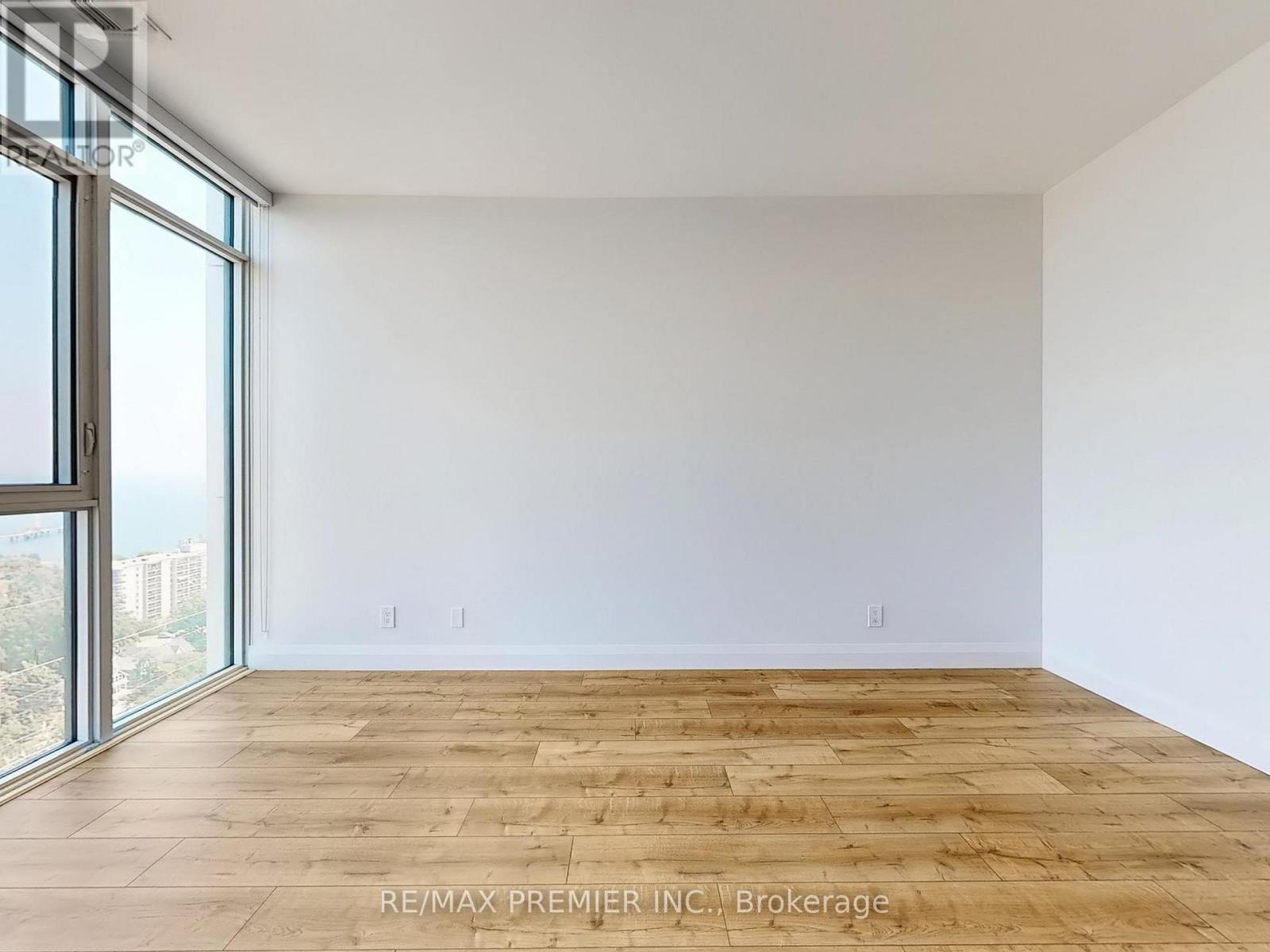 2003 - 500 Brock Avenue, Burlington, ON - Indoor Photo Showing Other Room