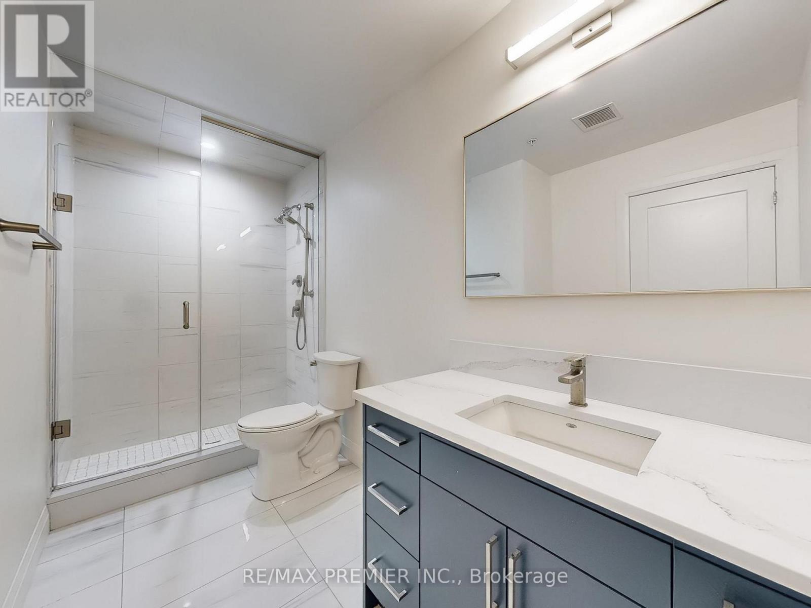 2003 - 500 Brock Avenue, Burlington, ON - Indoor Photo Showing Bathroom