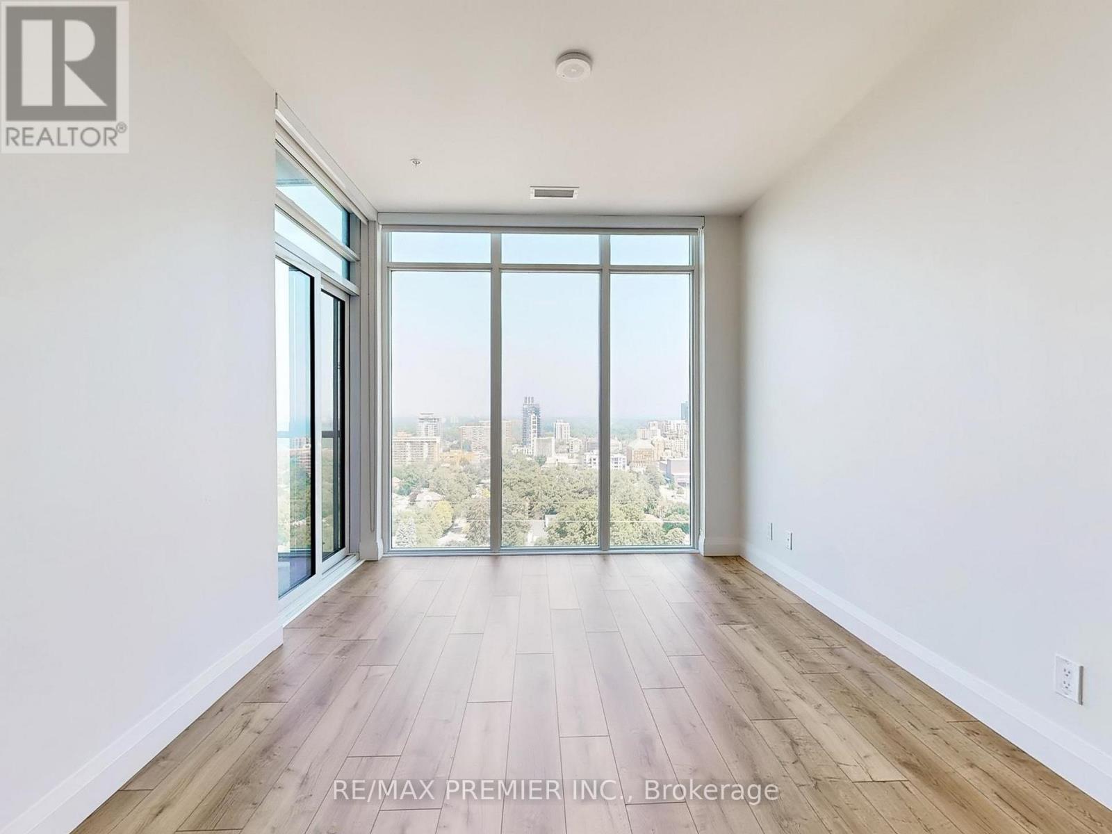 2003 - 500 Brock Avenue, Burlington, ON - Indoor Photo Showing Other Room