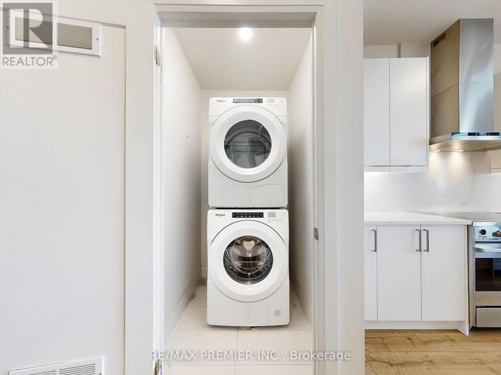 2003 - 500 Brock Avenue, Burlington, ON - Indoor Photo Showing Laundry Room