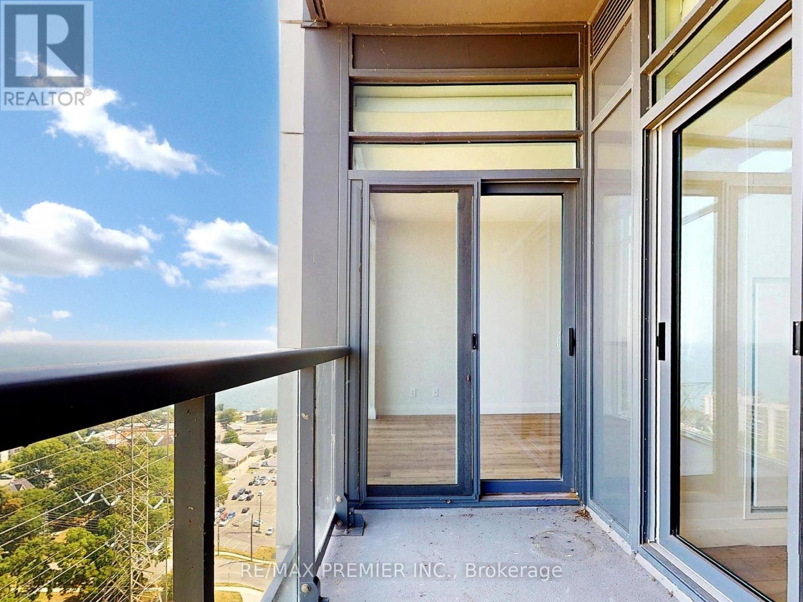 2003 - 500 Brock Avenue, Burlington, ON - Outdoor With Exterior