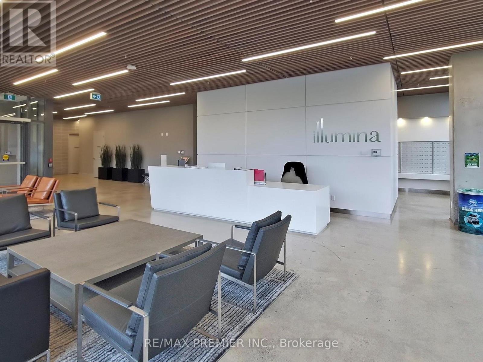 2003 - 500 Brock Avenue, Burlington, ON - Indoor