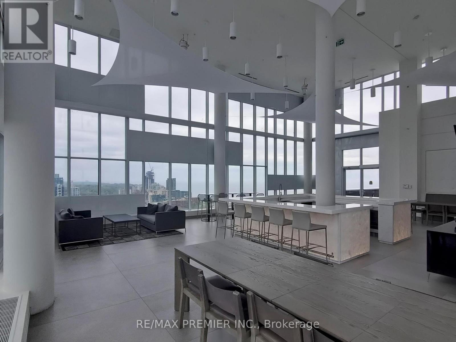 2003 - 500 Brock Avenue, Burlington, ON - Indoor Photo Showing Other Room