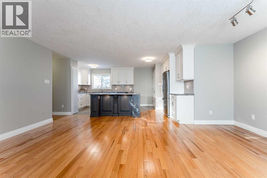 640 54 Avenue W, Claresholm, AB - Indoor