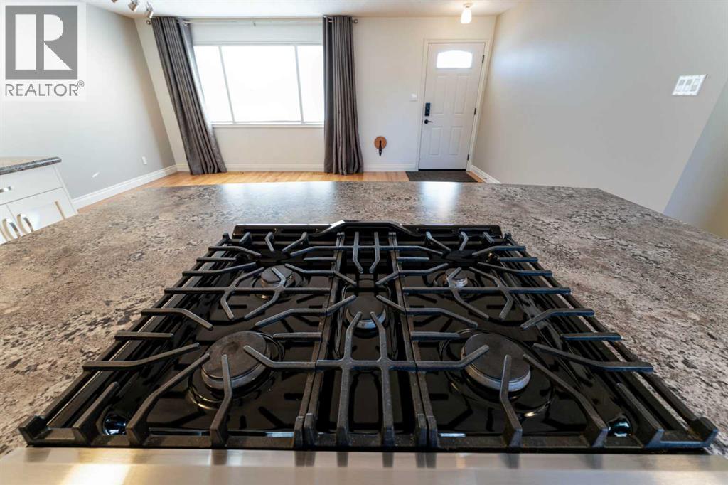 640 54 Avenue W, Claresholm, AB - Indoor