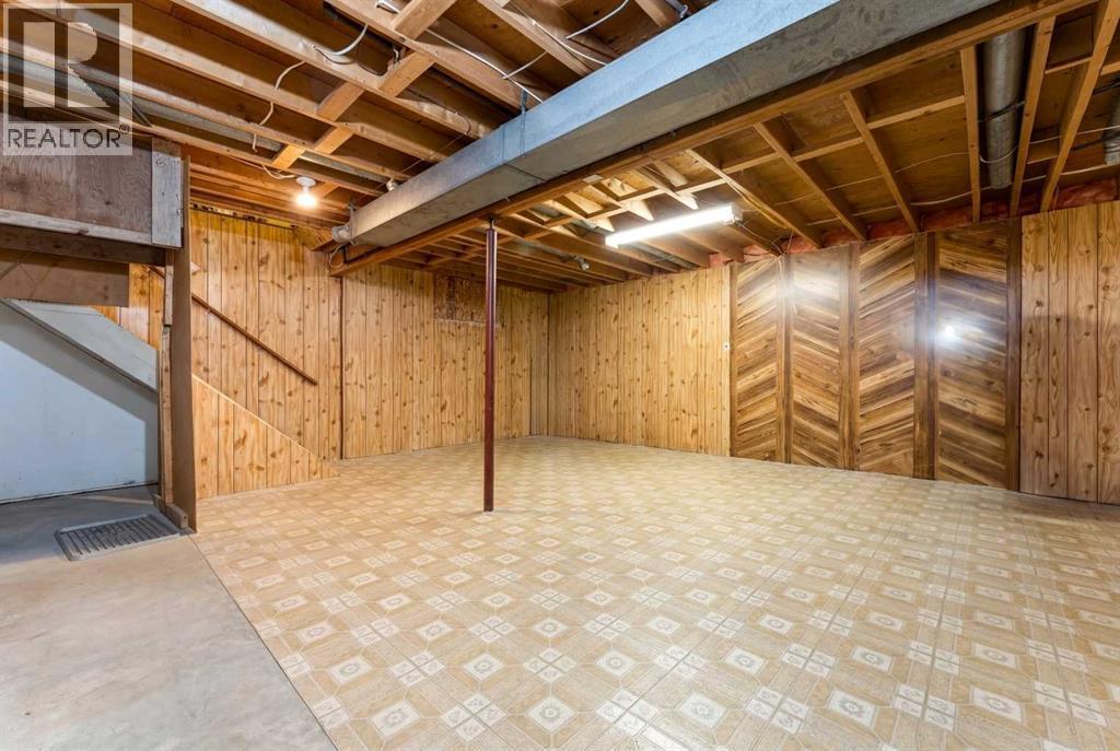 640 54 Avenue W, Claresholm, AB - Indoor Photo Showing Basement