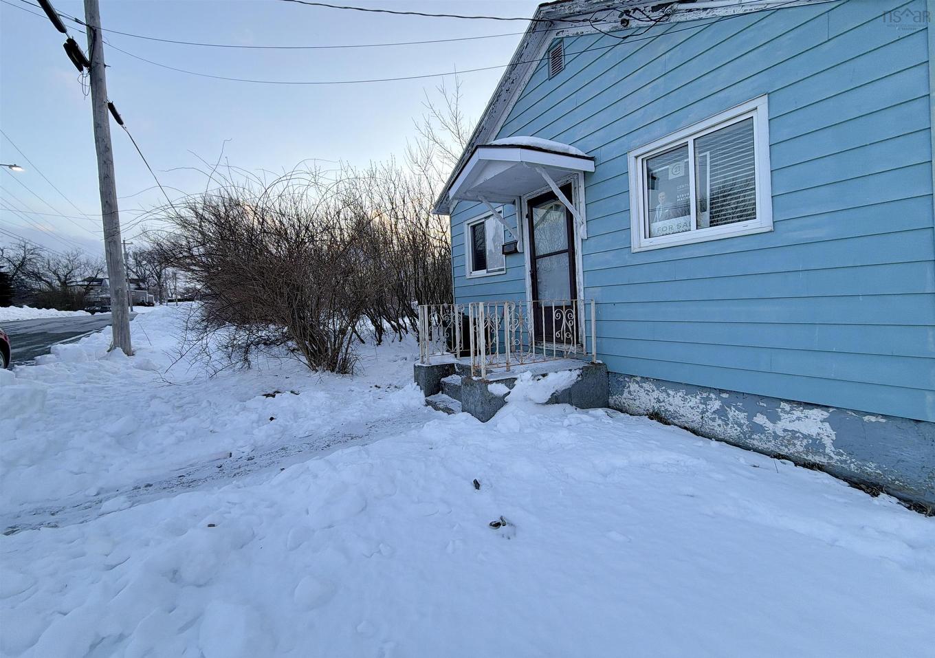 385 Gibbon Street, New Waterford, NS