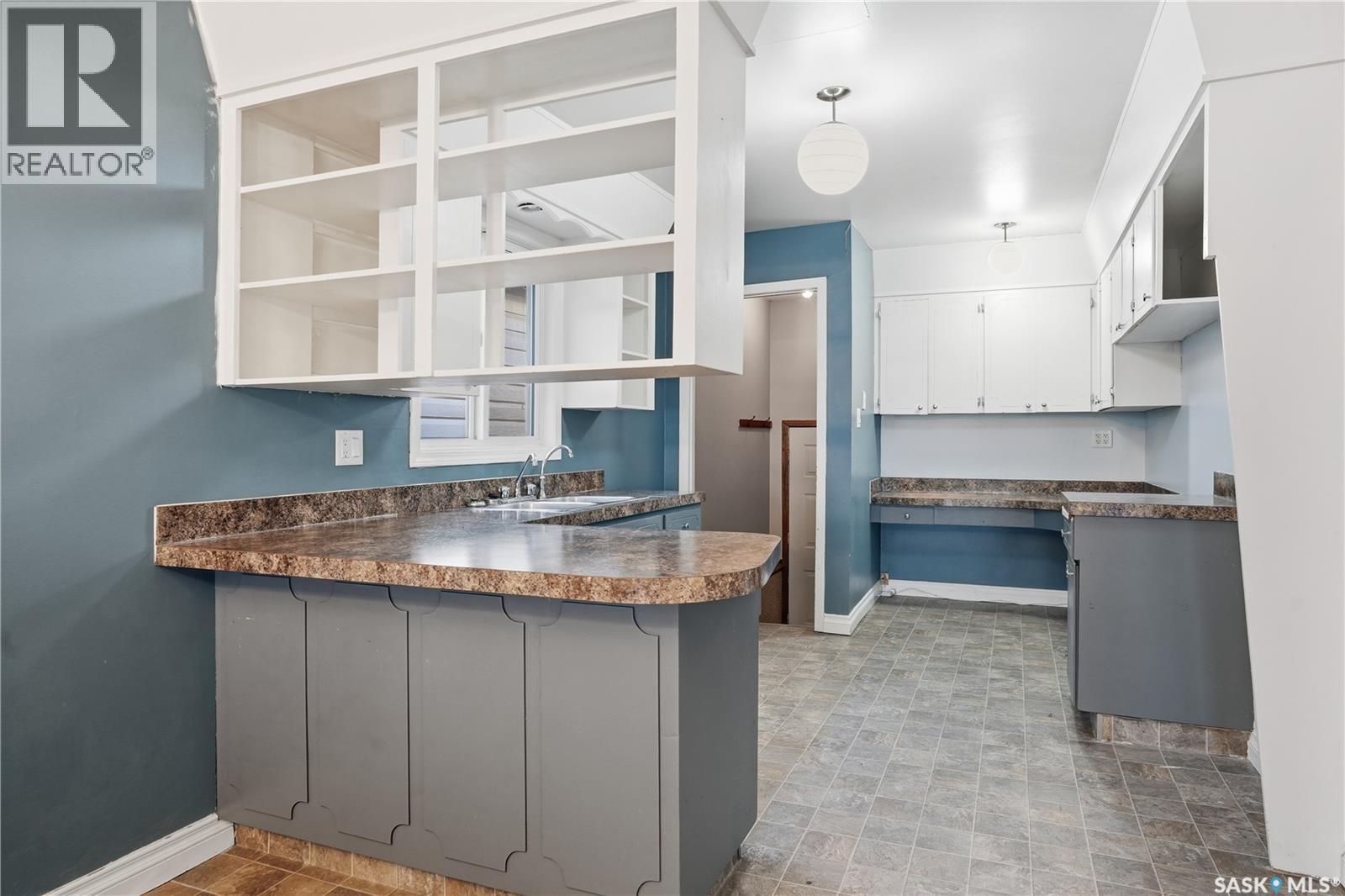 918 Garnet Street, Regina, SK - Indoor