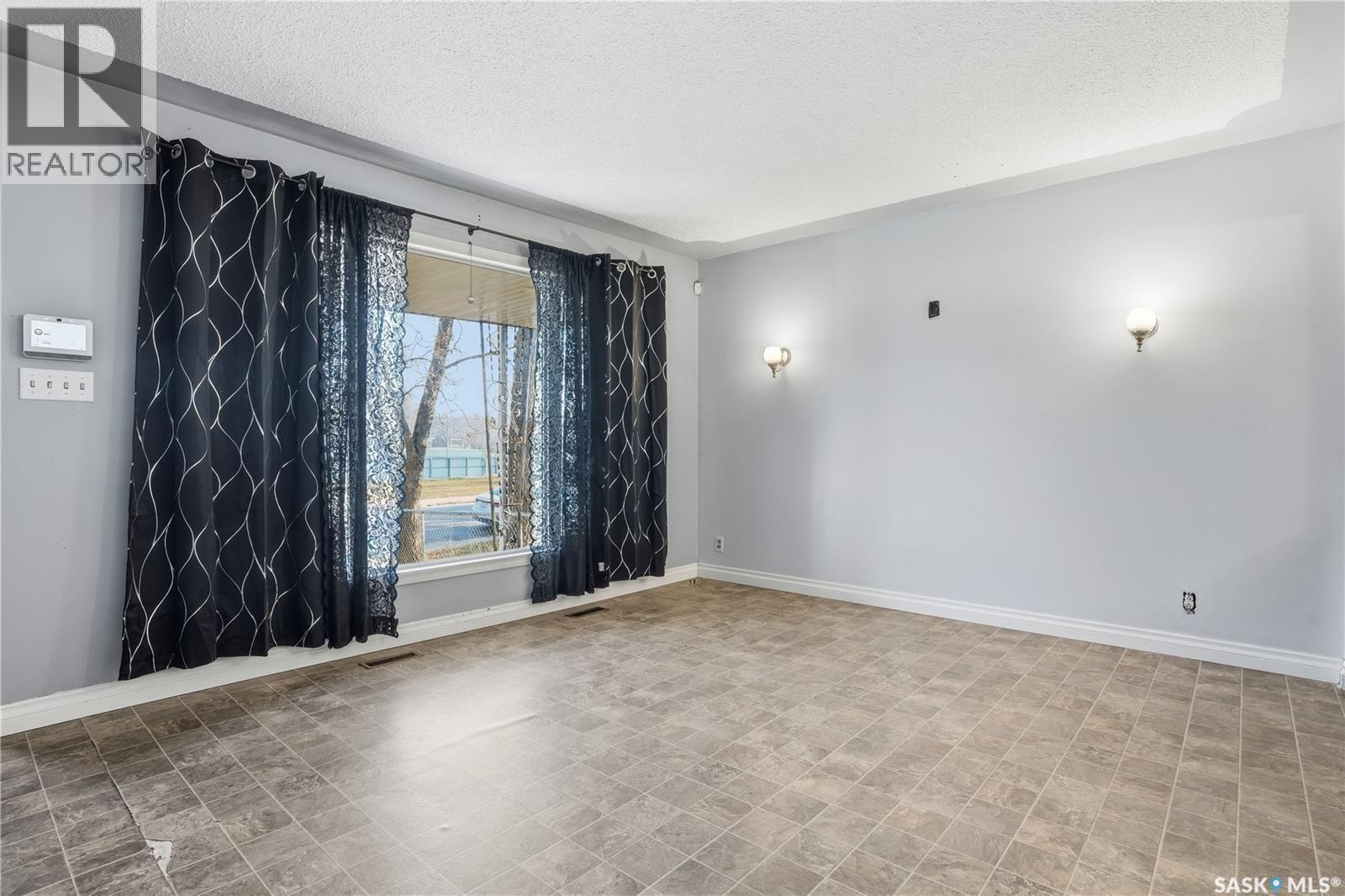 918 Garnet Street, Regina, SK - Indoor Photo Showing Other Room