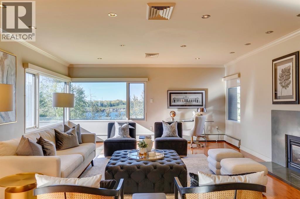 3N, 222 Eagle Ridge Drive Sw, Calgary, AB - Indoor Photo Showing Living Room