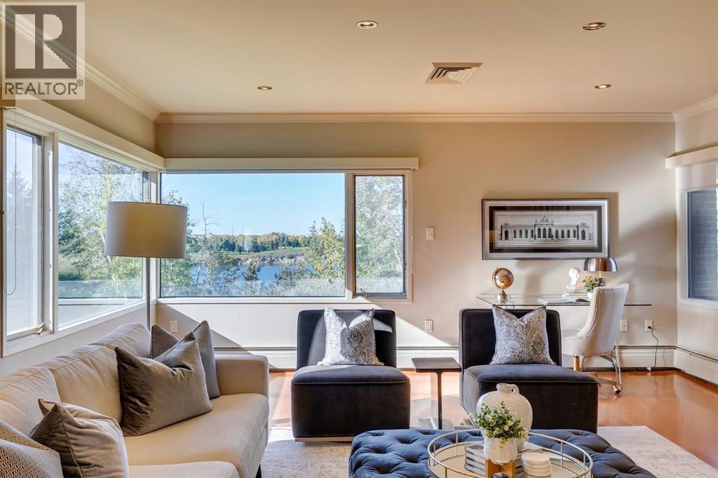 3N, 222 Eagle Ridge Drive Sw, Calgary, AB - Indoor Photo Showing Living Room