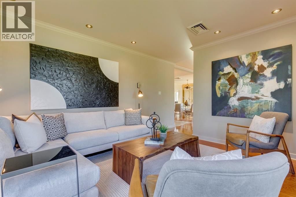 3N, 222 Eagle Ridge Drive Sw, Calgary, AB - Indoor Photo Showing Living Room