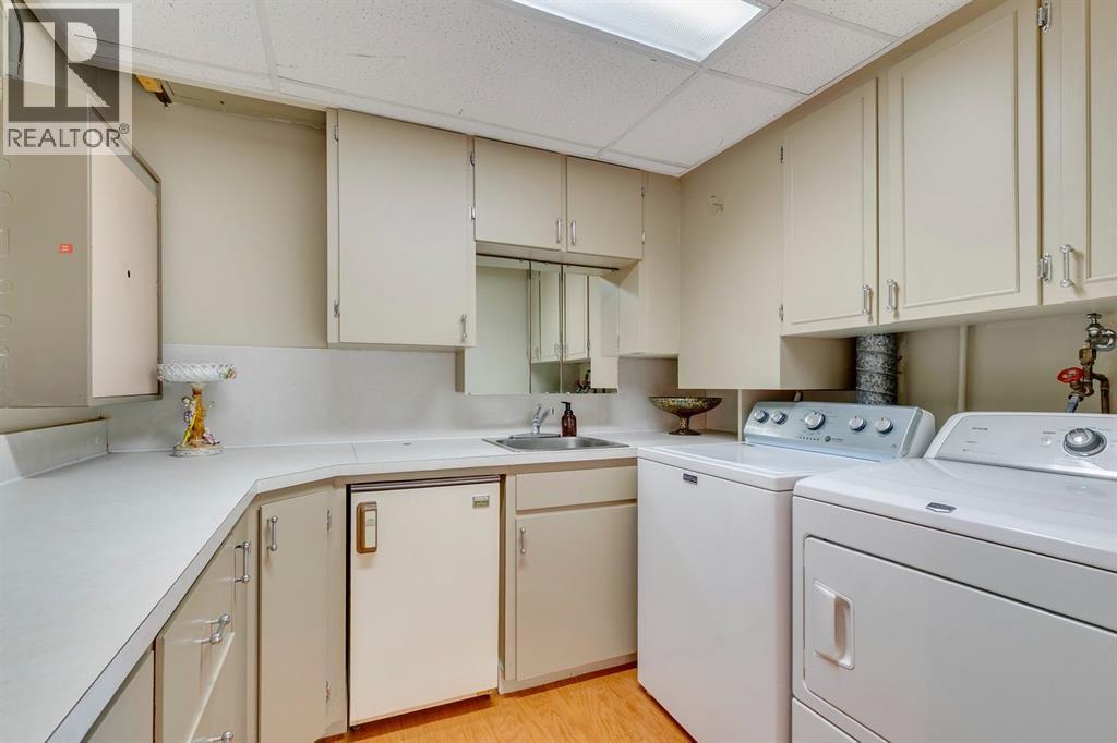 3N, 222 Eagle Ridge Drive Sw, Calgary, AB - Indoor Photo Showing Laundry Room