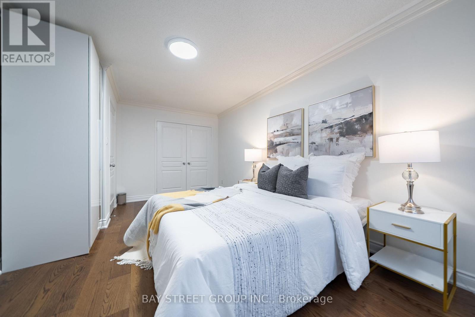 2398 Nichols Drive, Oakville, ON - Indoor Photo Showing Bedroom
