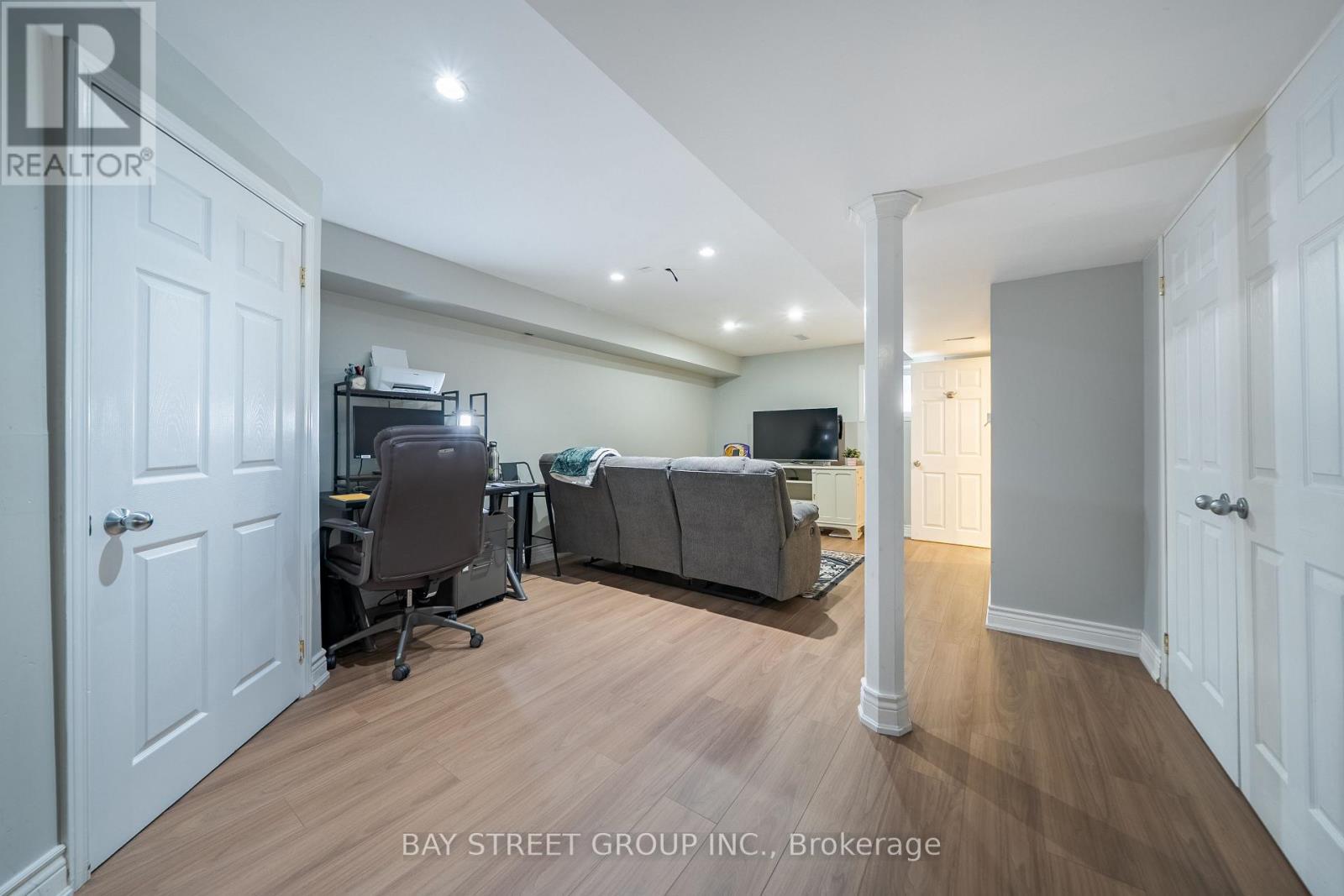 2398 Nichols Drive, Oakville, ON - Indoor