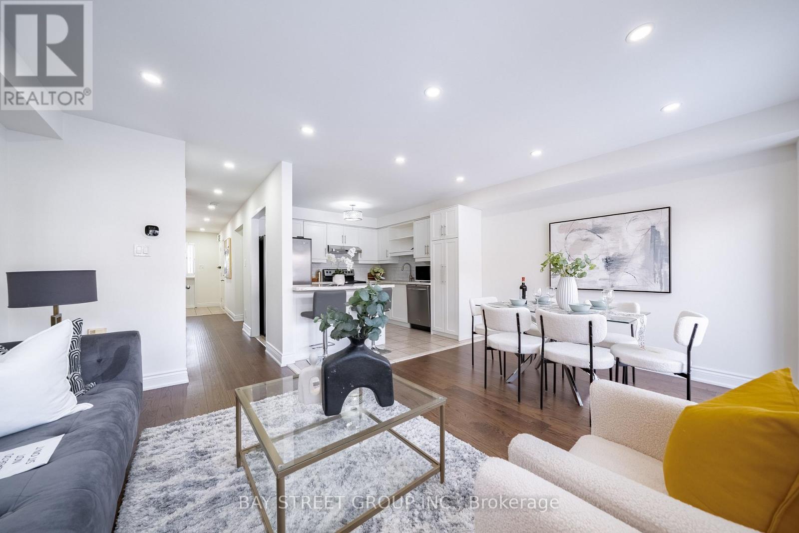 2398 Nichols Drive, Oakville, ON - Indoor Photo Showing Living Room