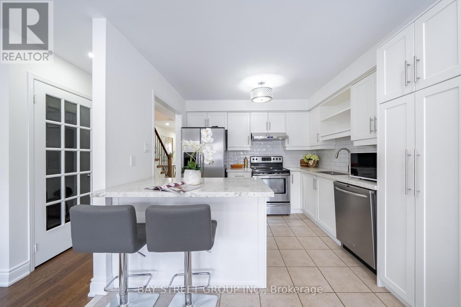 2398 Nichols Drive, Oakville, ON - Indoor Photo Showing Kitchen With Stainless Steel Kitchen