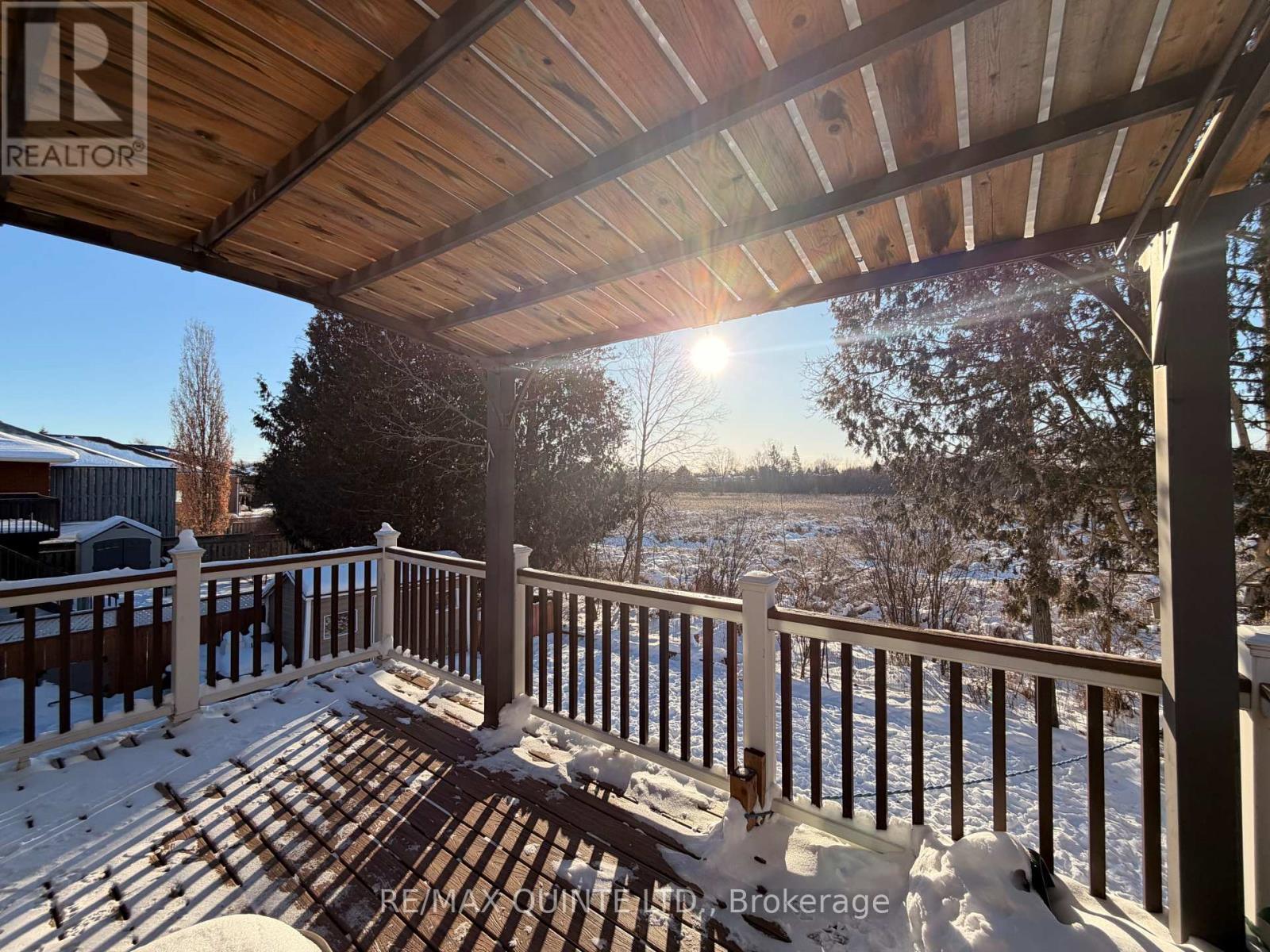 73 Oak Ridge Boulevard, Belleville (Belleville Ward), ON - Outdoor With Exterior