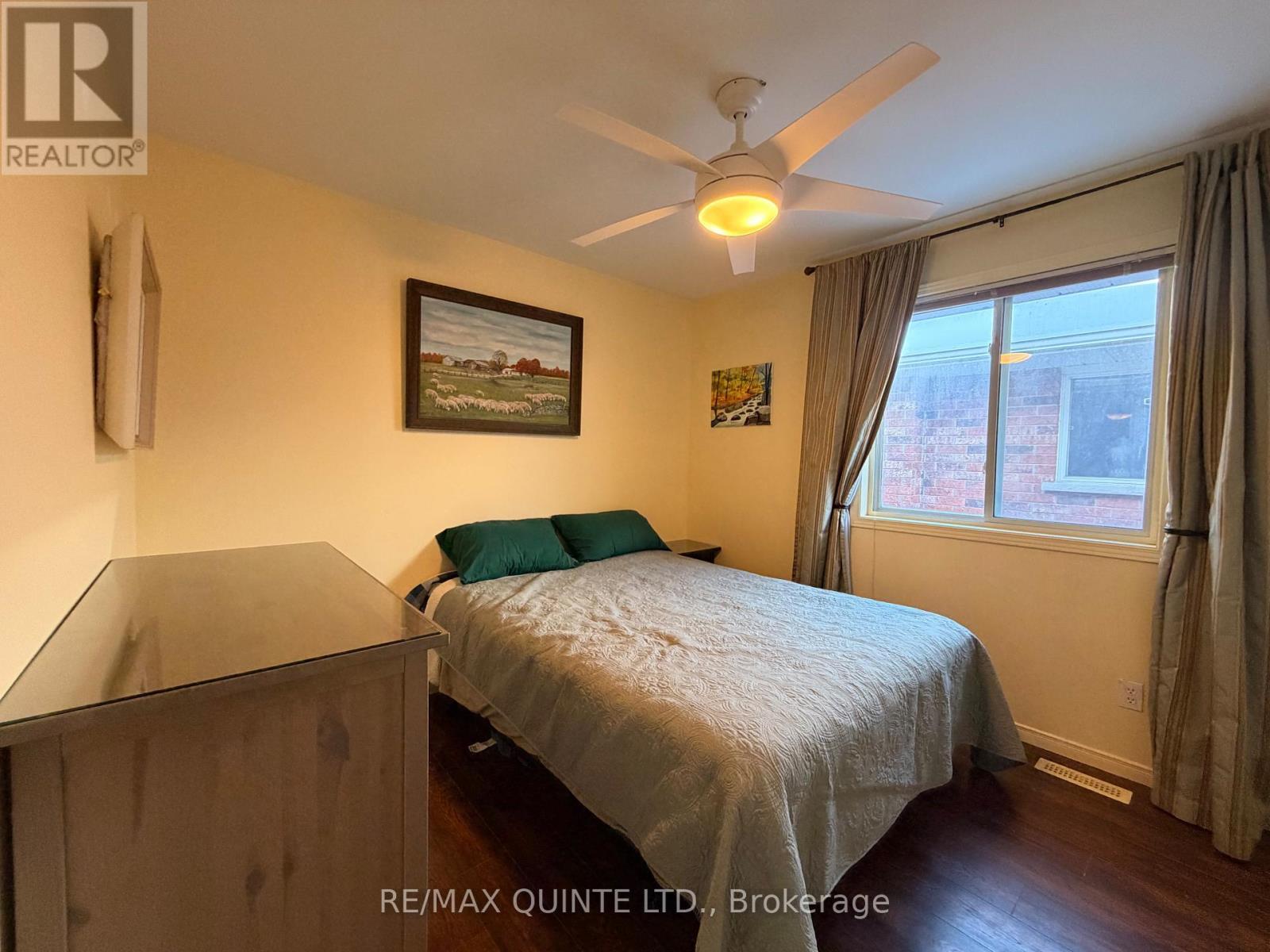 73 Oak Ridge Boulevard, Belleville (Belleville Ward), ON - Indoor Photo Showing Bedroom
