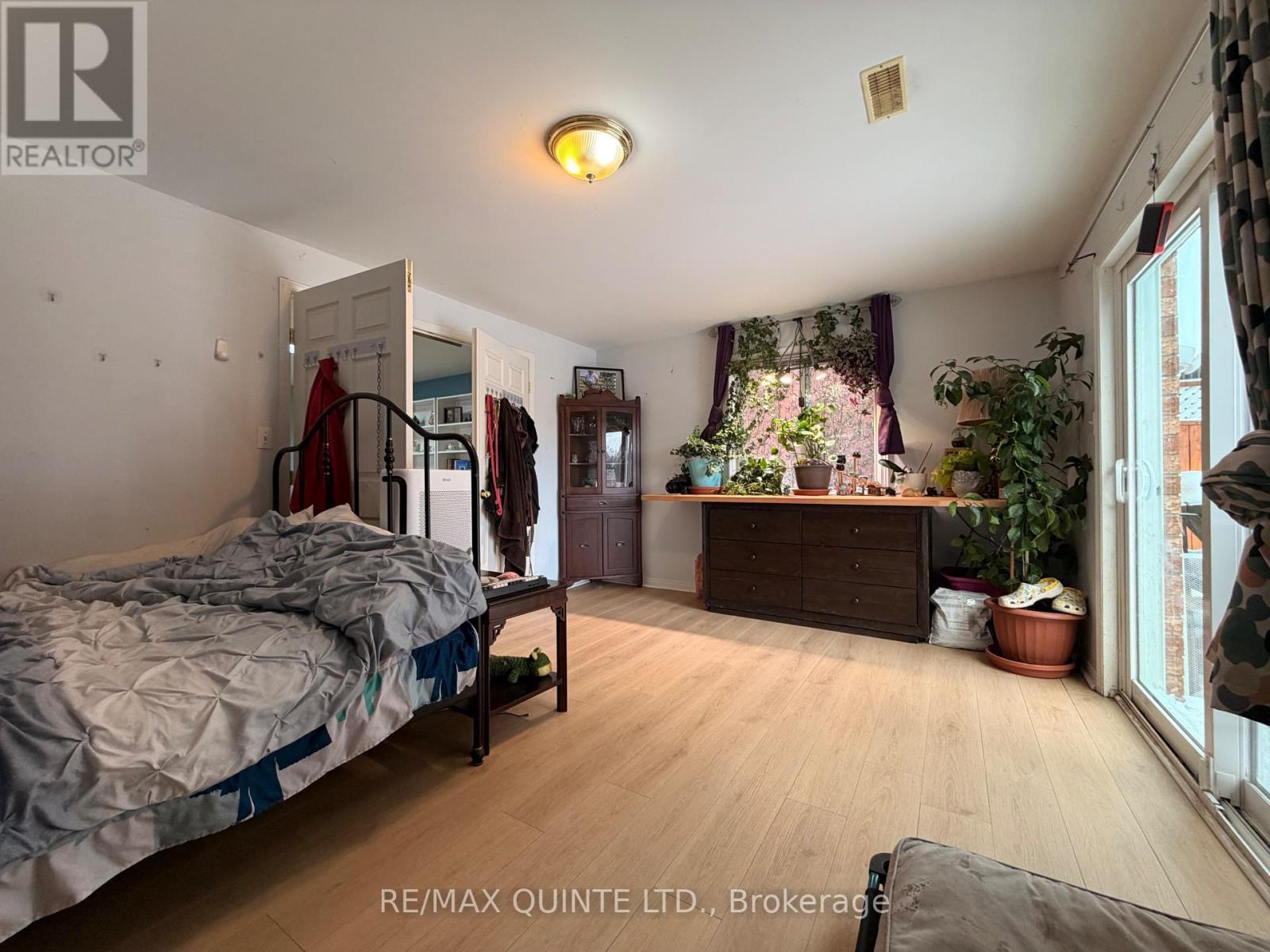 73 Oak Ridge Boulevard, Belleville (Belleville Ward), ON - Indoor Photo Showing Bedroom