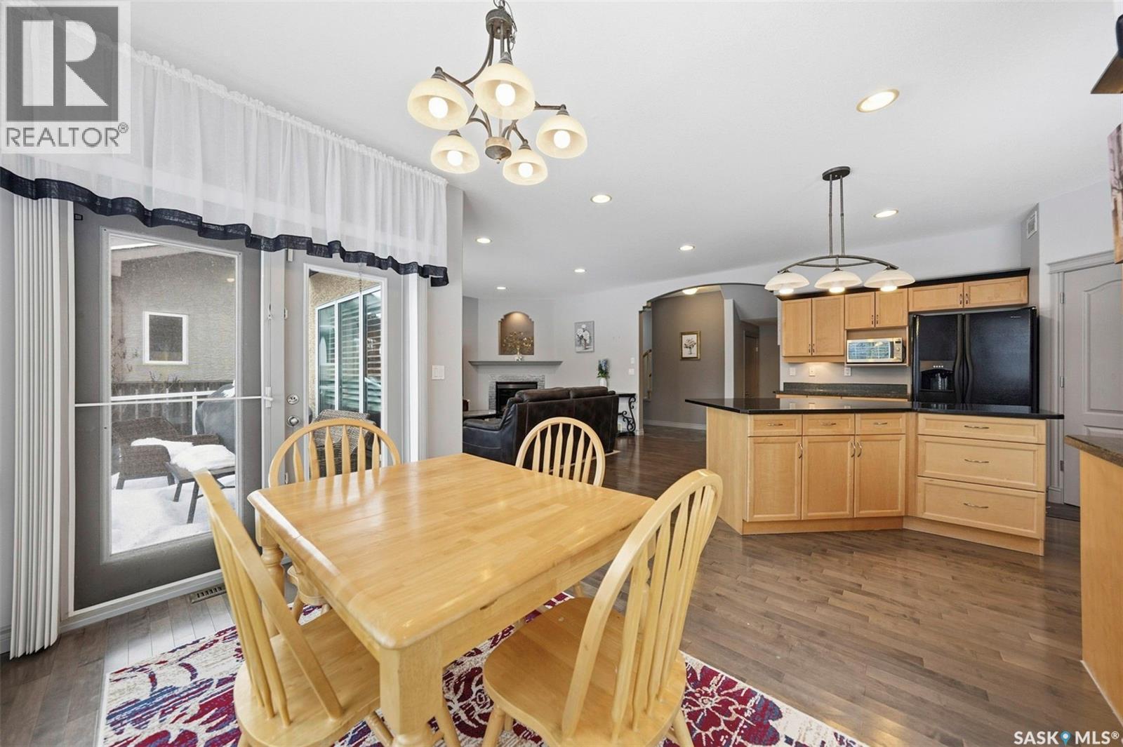 218 Brookshire Crescent, Saskatoon, SK - Indoor Photo Showing Dining Room