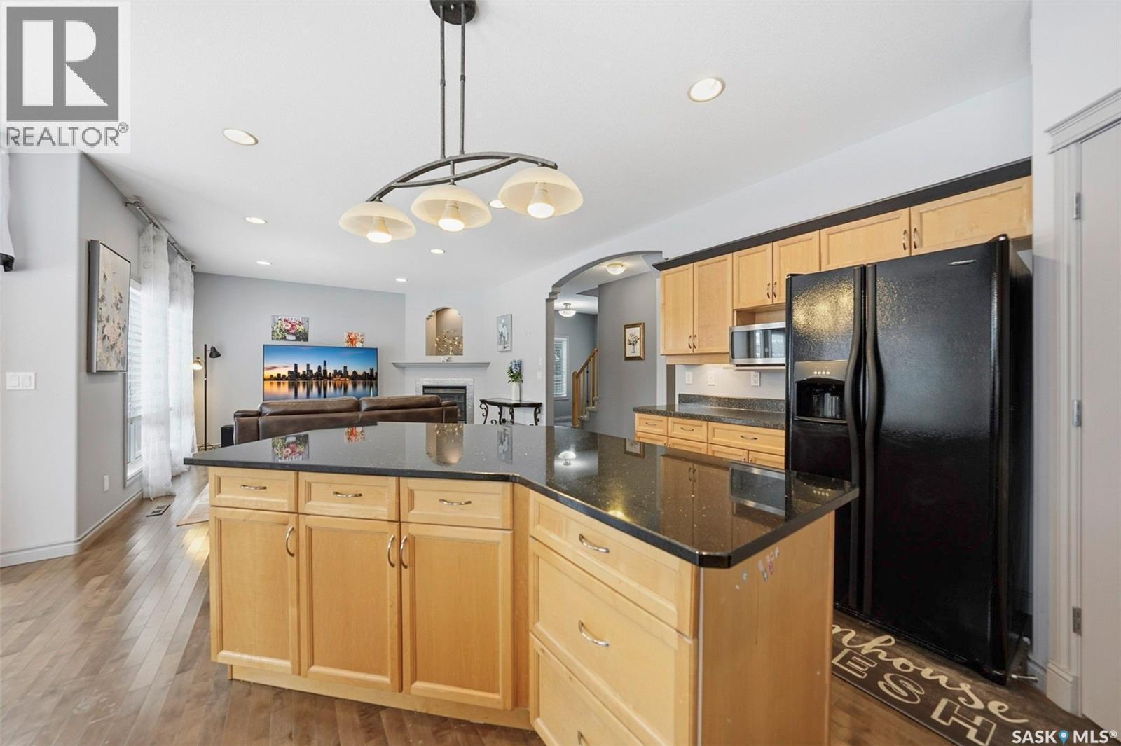 218 Brookshire Crescent, Saskatoon, SK - Indoor Photo Showing Kitchen