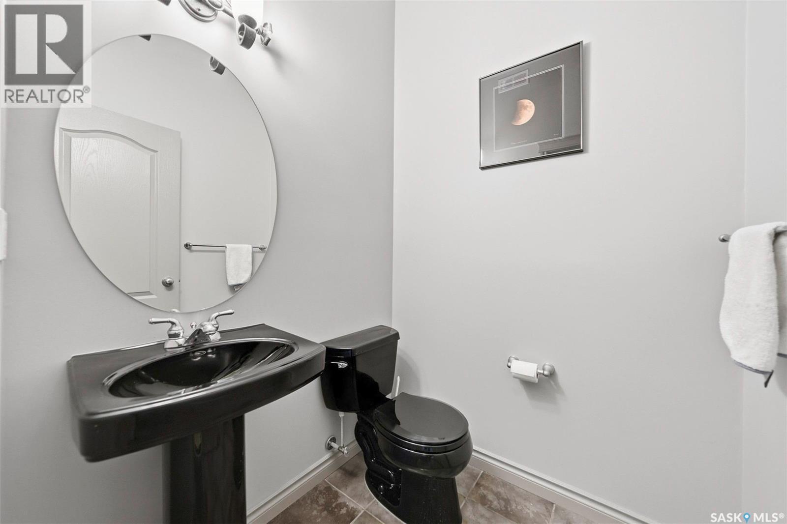 218 Brookshire Crescent, Saskatoon, SK - Indoor Photo Showing Bathroom